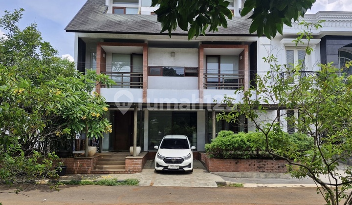 Acacia Residence - Luxury House in Hook Position Priced Below Market