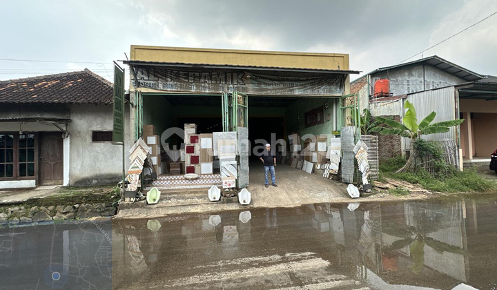 Translate: "Affordable Shop/lhouse Former Ceramic Shop in Sentiong Balaraja - Legal Freehold Title ~ Cash Only" Translate: "Affordable Shop/lhouse Former Ceramic Shop in Sentiong Balaraja - Legal Freehold Title ~ Cash Only"