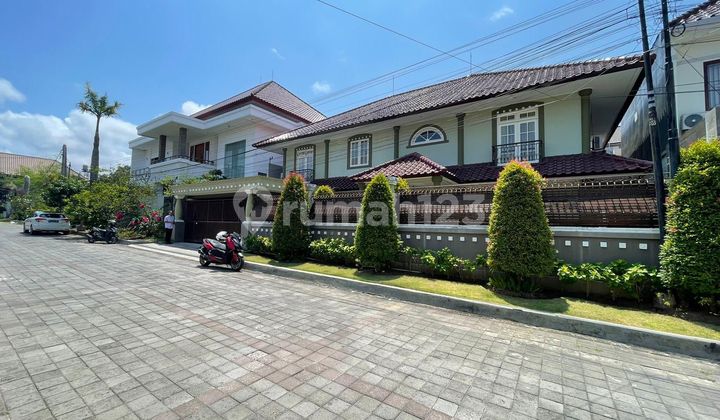 Villa Jual Lokasi Renon 2