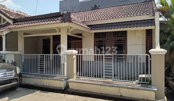 Rumah Hook 1,5 Lantai Siap Huni di Harapan Indah (13611 DS / DV)