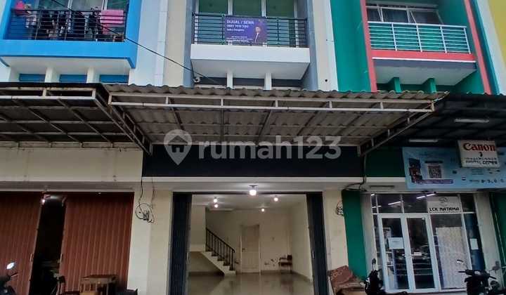 Ruko Disewa di Harapan Indah, Lokasi Strategis Cocok untuk Usaha 13746 Ds