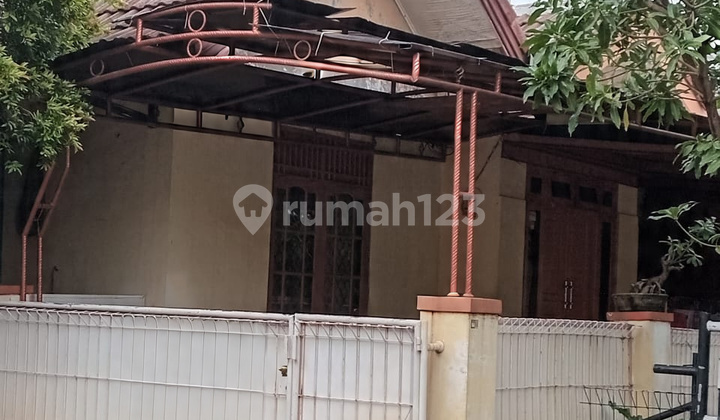 1-Story Comfortable Hook House in Taman Harapan Baru (22217 Yos) 2