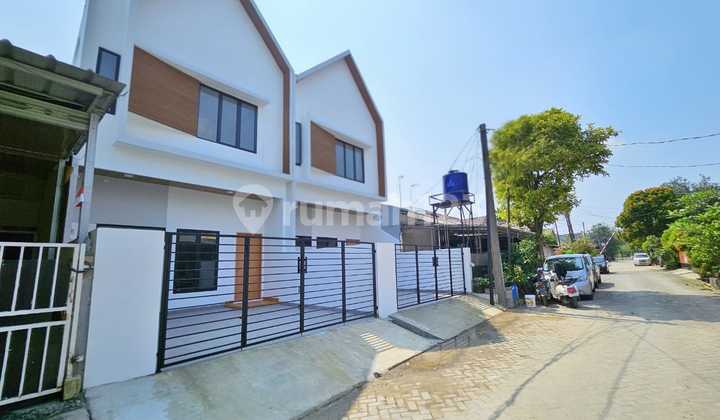 Rumah Siap Huni 2 Lantai di Harapan Indah Cuma 1 M (13593 SV) 2