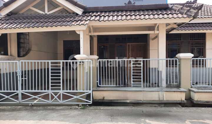 Rumah Hook 1,5 Lantai Siap Huni di Harapan Indah (13611 DS / DV) 2