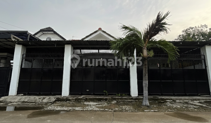 Rumah Jumbo 6 Kamar Tidur di Thb Siap Huni (22208 Ds / Dv) Rumah Jumbo 6 Kamar Tidur di Thb Siap Huni (22208 Ds / Dv)