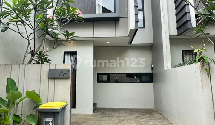 2-Story Ready-to-Occupy Cluster House in Strategic Serpong Location, No Alley Access