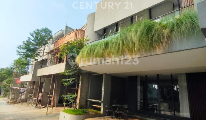 Rumah Brandnew dengan Design Arsitektur yang Elegant di Jagakarsa