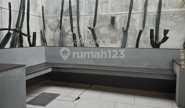 Dijual Rumah Semi Furnished 2 Lantai Nyaman dan Startegis 2