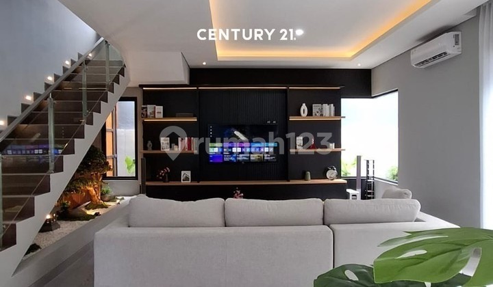 Dijual Rumah Hook Mewah Brand New Fully Furnished  Di BSD CITY
