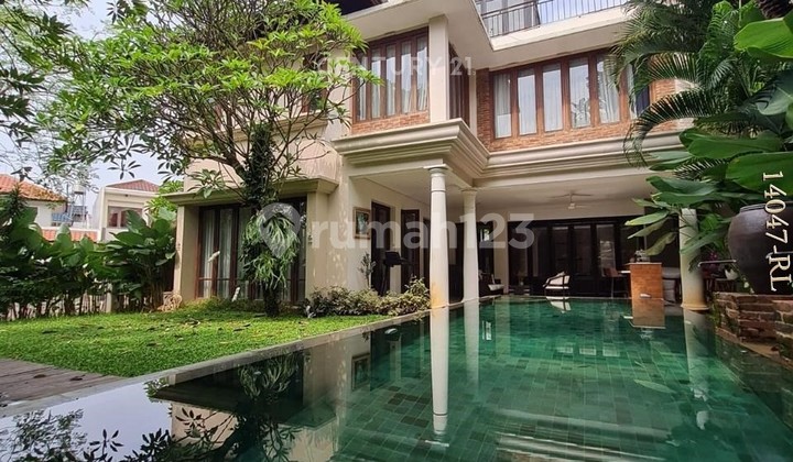 LUXURY HOUSE IN AN EXCLUSIVE CLUSTER IN BINTARO JAYA SECTOR 9