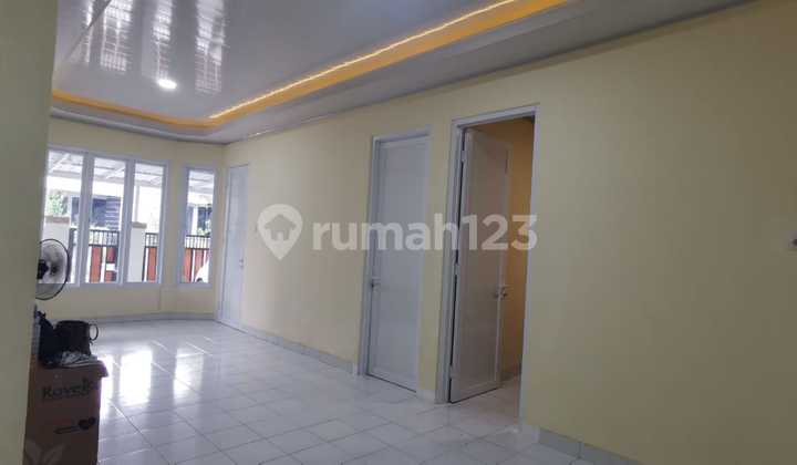 Dijual Rumah Minimalis, Baru Renovasi di Villa Pamulang 2