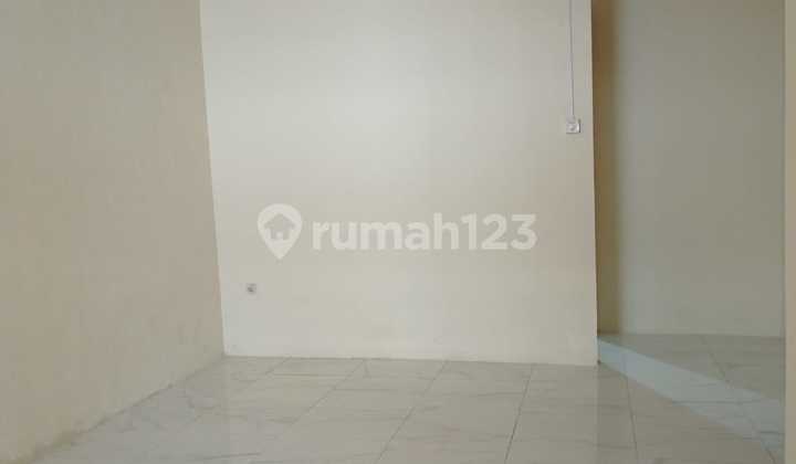 For Sale House in Cipondoh Makmur, Tangerang 2