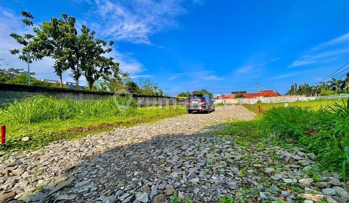 Near Unpam Central Campus, 300 million rupiahs per plot. Accept separate land certificates.