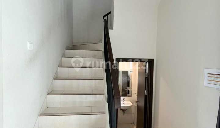 Neat House Ready to Occupy in Nusaloka BSD, Cluster Kireina Park 2