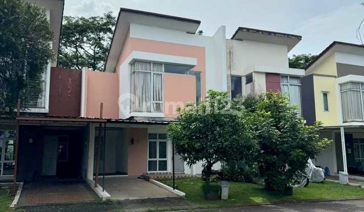 Cosmo The Icon Home in Front of a Neat Garden, Ready to Occupy.