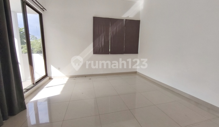 Comfortable House in De Park Bsd Cluster Heliconia 2