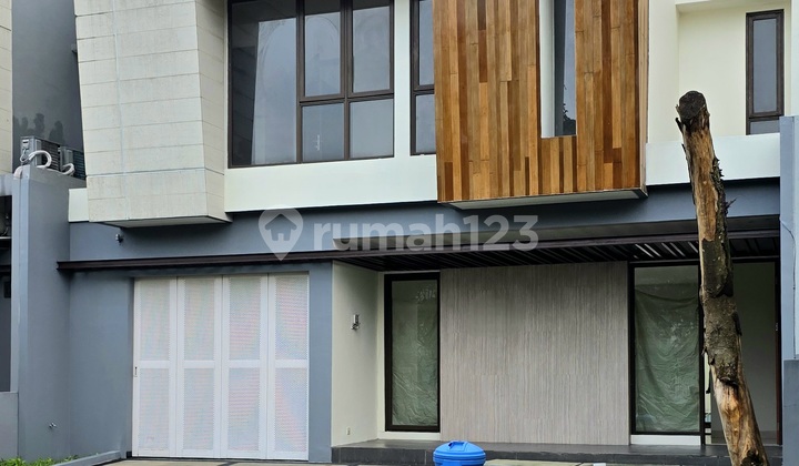 Rumah Prestigia The Eminent Bsd Posisi Bagus Depan Taman
