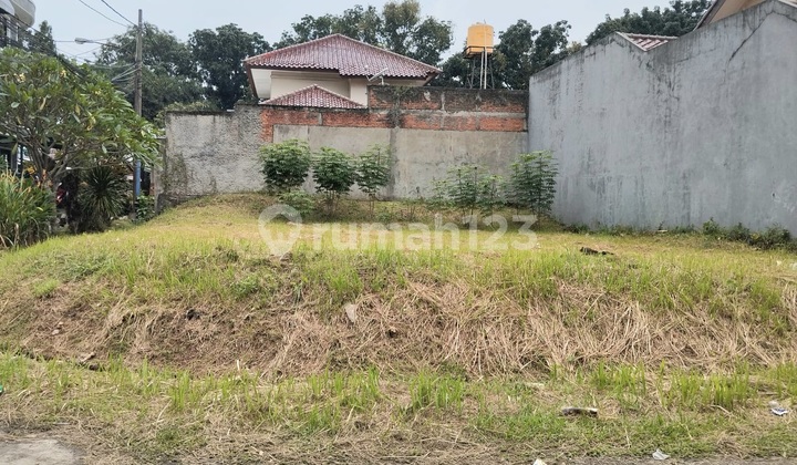 Corner Lot in Griya Loka, BSD City Position Near Security Gate