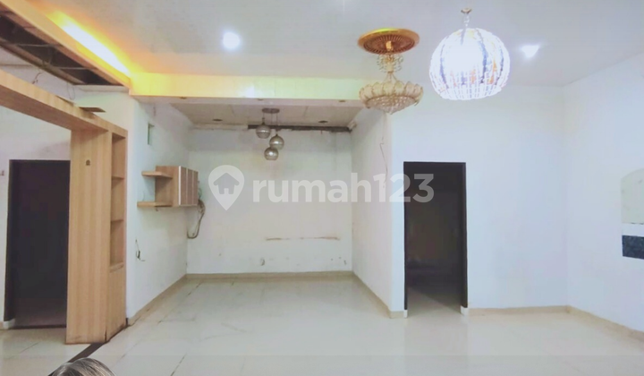 Rumah Lebar 8 Harga Murah di Komplek Jalan Brigjen Kamtamso Rumah Lebar 8 Harga Murah di Komplek Jalan Brigjen Kamtamso