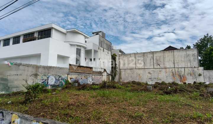 Dijual / Disewakan Tanah Lebar ( Hook)