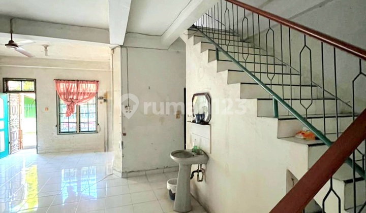 Rumah Murah 2 Tingkat di Daerah Jalan Bilal 2