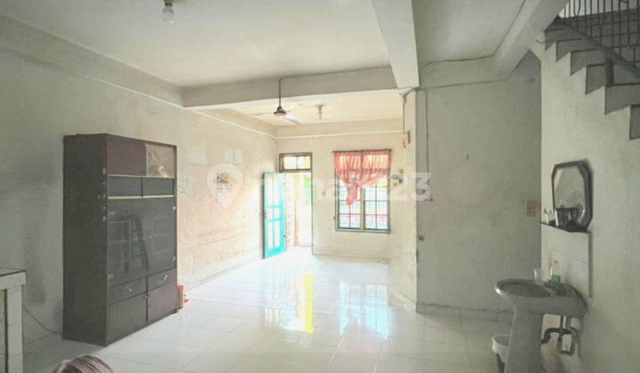 Rumah Murah 2 Tingkat di Daerah Jalan Bilal