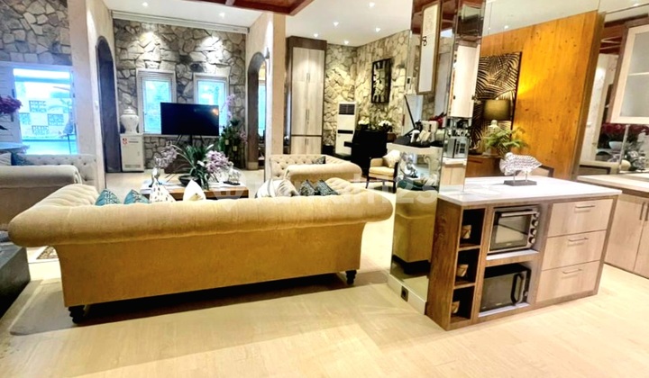 Fully Furnished Super Luxurious House at Affordable Price on Jl Suluh