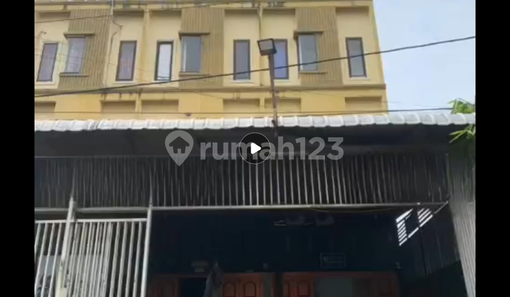 Dijual / Disewakan Ruko Gandeng Letda Sujono