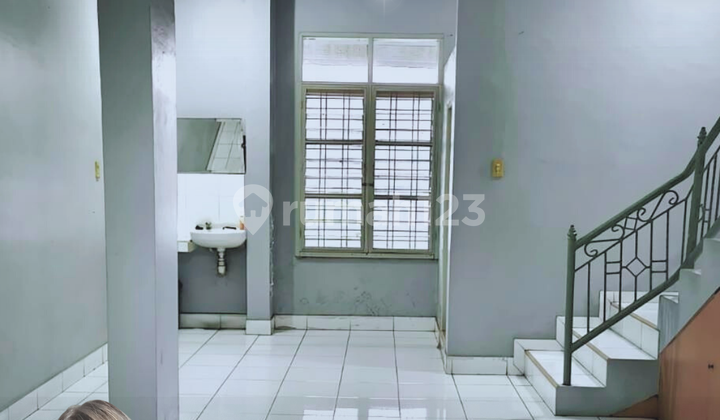 Ruko Siap Huni di Lokasi Pinggir Sekitar Jalan Sikambing Ruko Siap Huni di Lokasi Pinggir Sekitar Jalan Sikambing