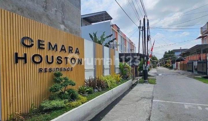 Rumah Murah di Jalan Timur 2 Komplek Cemara Houston
