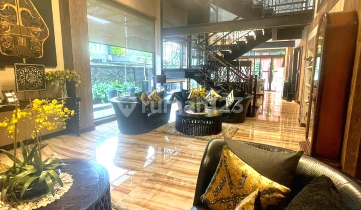 Rumah Mewah ******** Renang & Lift di Jln Suluh