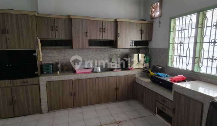 For Rent Strategic Business Shop in Madong Lubis Area 2