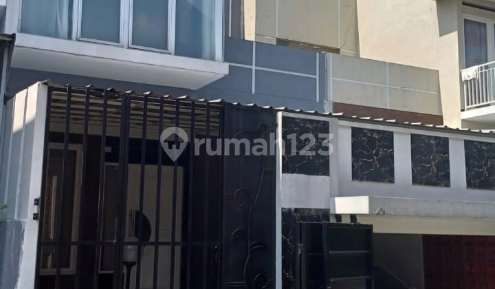 Nice Well-Maintained House Ready to Occupy in Tectona Lowokkwaru Housing, Malang, Gurami Fish Street. Nice Well-Maintained House Ready to Occupy in Tectona Lowokkwaru Housing, Malang, Gurami Fish Street.