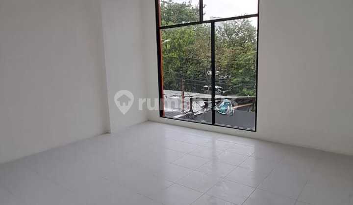 New 3 Units Row Shop New 100% Grass in Raya Rungkut