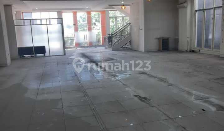 3-Storey Commercial Building in a Super Strategic Location on Raya Ngagel Jaya Street, Close to Gubeng, Near Manyar, Near Kertaya 3-Storey Commercial Building in a Super Strategic Location on Raya Ngagel Jaya Street, Close to Gubeng, Near Manyar, Near Kertaya