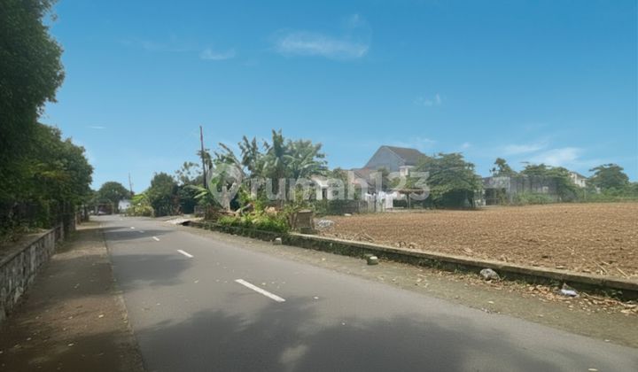 Sleman Land, 10 Minutes to UGM Campus