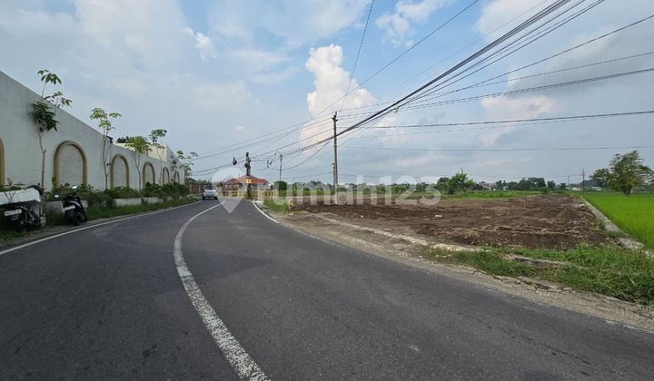 Tanah Mangku Jl. Raya Godean KM. 7, Dekat Tugu Jogja & Malioboro Tanah Mangku Jl. Raya Godean KM. 7, Dekat Tugu Jogja & Malioboro