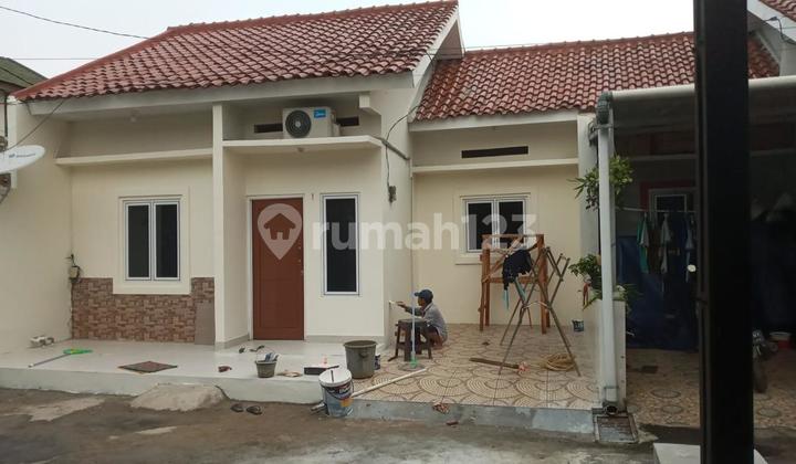 Ready-to-Occupy House with Strategic Location in Jatiasih Estate Cluster, Bekasi Ready-to-Occupy House with Strategic Location in Jatiasih Estate Cluster, Bekasi