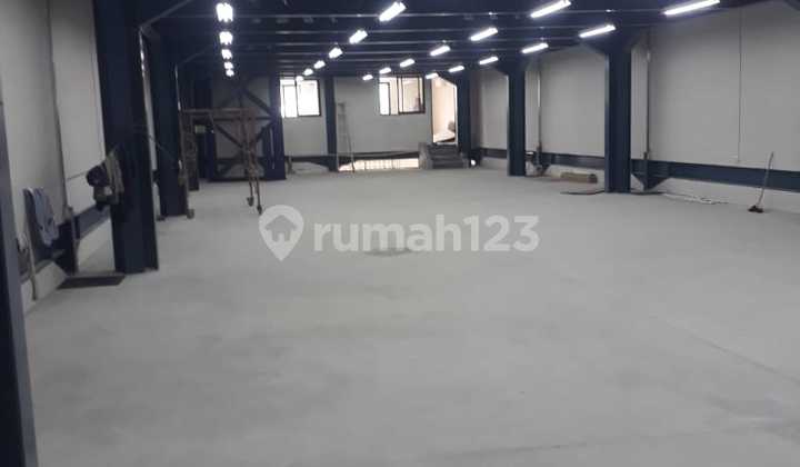 FOR RENT WAREHOUSE 1,110 m² + OFFICE, 3 FLOORS - PRIME & STRATEGIC LOCATION FOR RENT WAREHOUSE 1,110 m² + OFFICE, 3 FLOORS - PRIME & STRATEGIC LOCATION