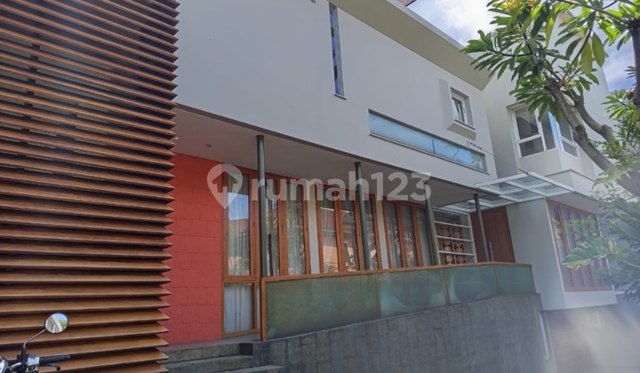 Rumah Minimalis Lokasi Tenang dan Asri