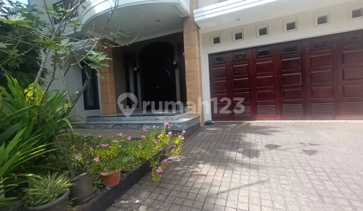 Rumah Modern Clasic Newly Renovated