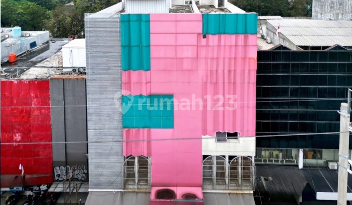 Ruko.gandeng Tiga Lokasi Strategis Pinggir Jalan Ruko.gandeng Tiga Lokasi Strategis Pinggir Jalan