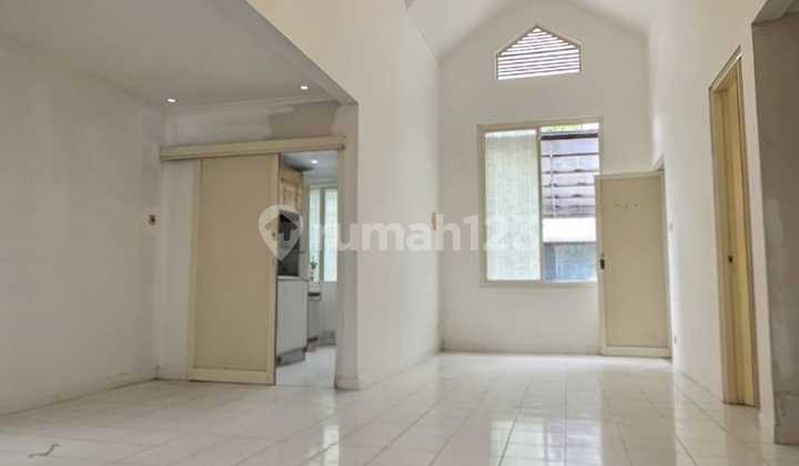 For Rent: Spacious Taman Puspa Raya House, Semi-Furnished 2
