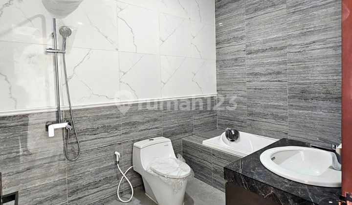 Jual Rumah Baru American Classic 2 Lantai Ada Pool di Bintaro Tangsel 2