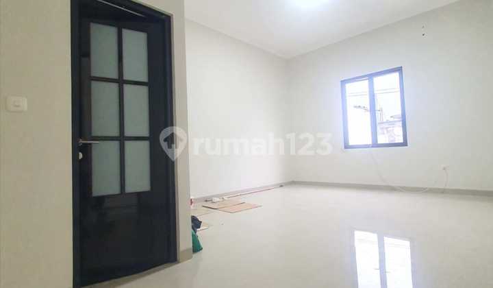 New House Attached to BSD Near Aeon Mall &amp; Toll Gate 2 Floors in Bumi Puspitek Asri 2
