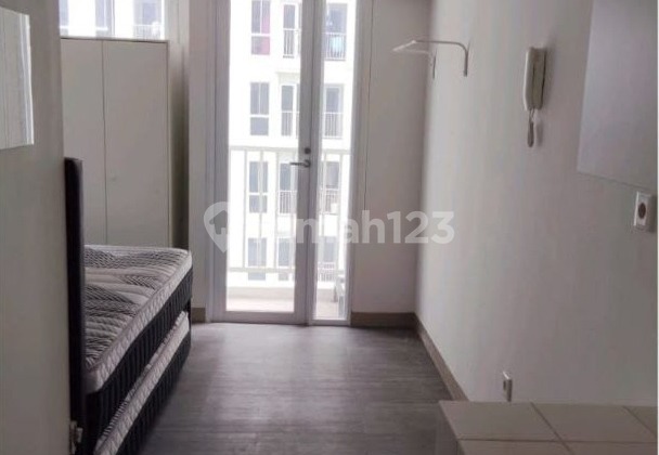 Studio 21M2 Furnish Lantai Parkit Tokyo Riverside Pik2