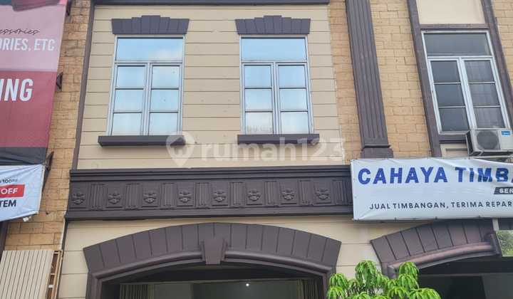 3-Story Shop House in a Strategic Location!! Below Market Price!! 1