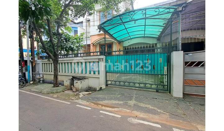 Cocok untuk Keluarga Muda! Rumah Nyaman 1 Lantai di Jakarta Pusat, Lingkungan Aman, SHM - Rp 2,85 M 2