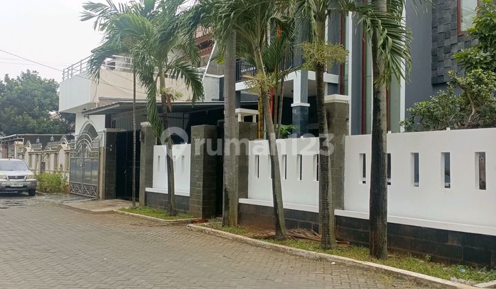 Rumah Mewah 2 Lantai Rawalumbu SHM Bebas Banjir.