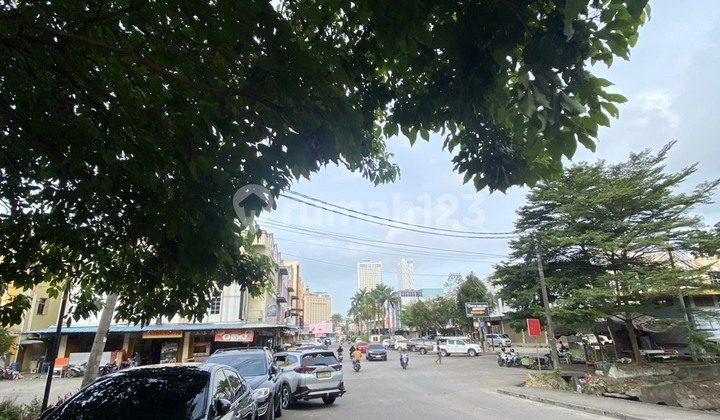 For Sale: Nagoya Shop House, Investment Prospect in a Densely Populated Area 2